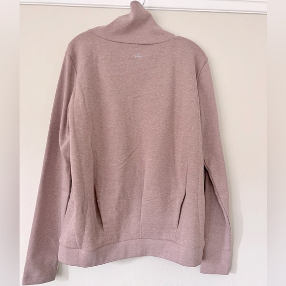 NEW. ALO CLARITY LONG SLEEVE SWEATSHIRT - Picture 7 of 10